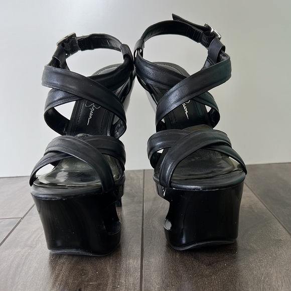 Black straps high heel shoe - Picture 3 of 11